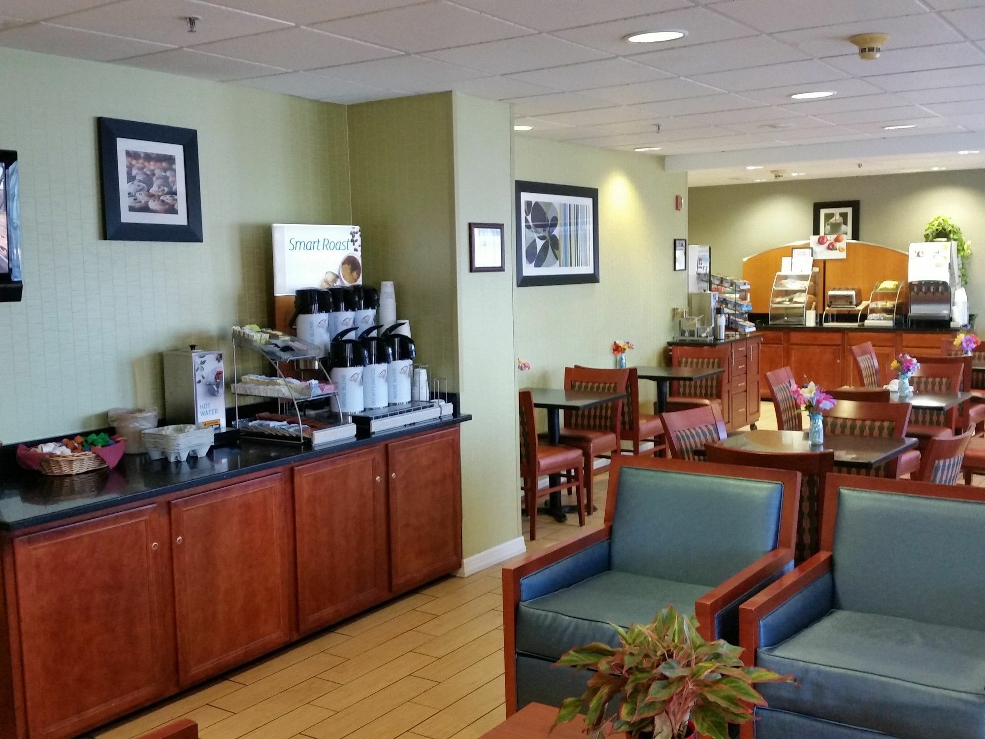 Holiday Inn Express & Suites Allentown-Dorney Park Area By Ihg Екстериор снимка
